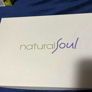 Natural Soul Cream Shoe Box with Purple Logo